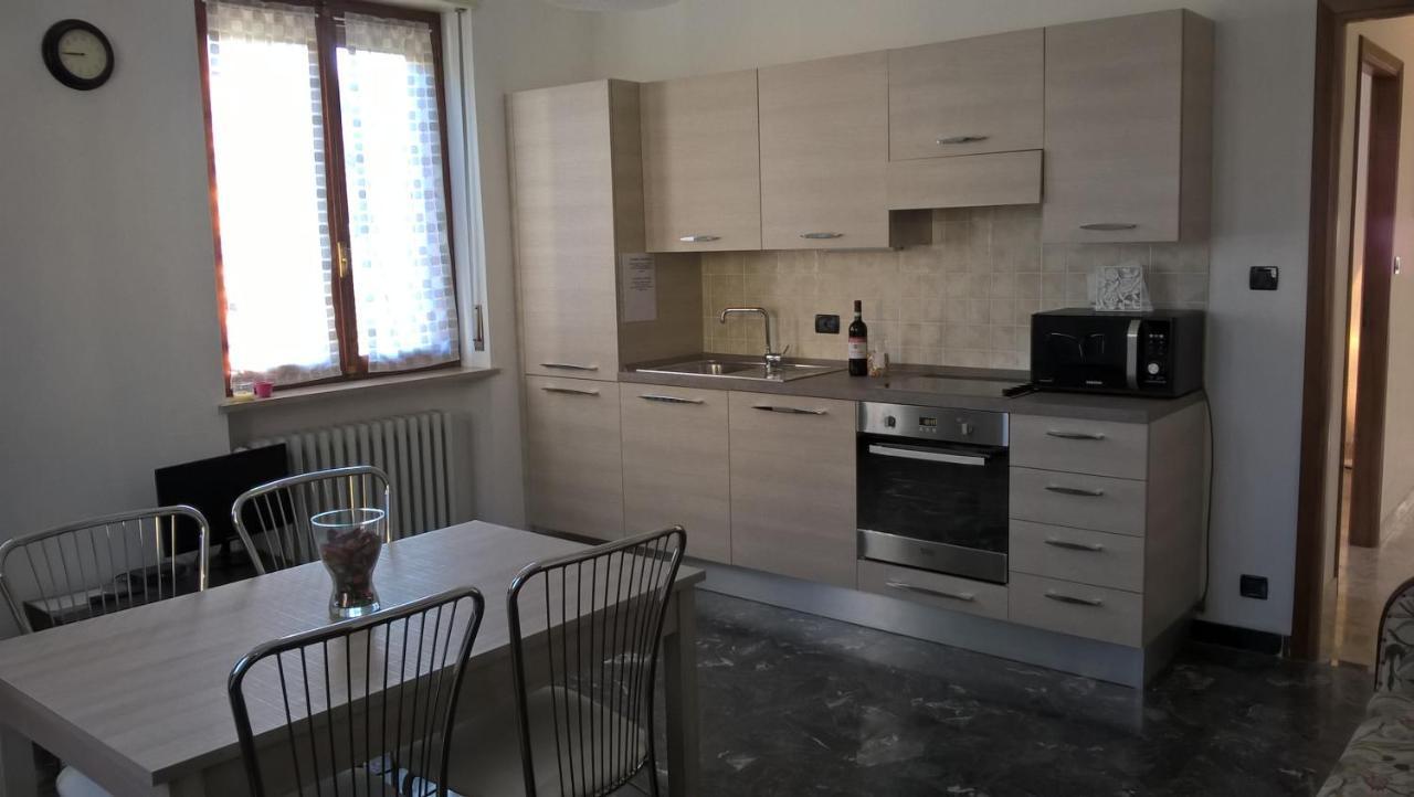 Casa Nebieu In Edificio Indipendente Nel Centro Di Monforte Monforte dʼAlba Zewnętrze zdjęcie